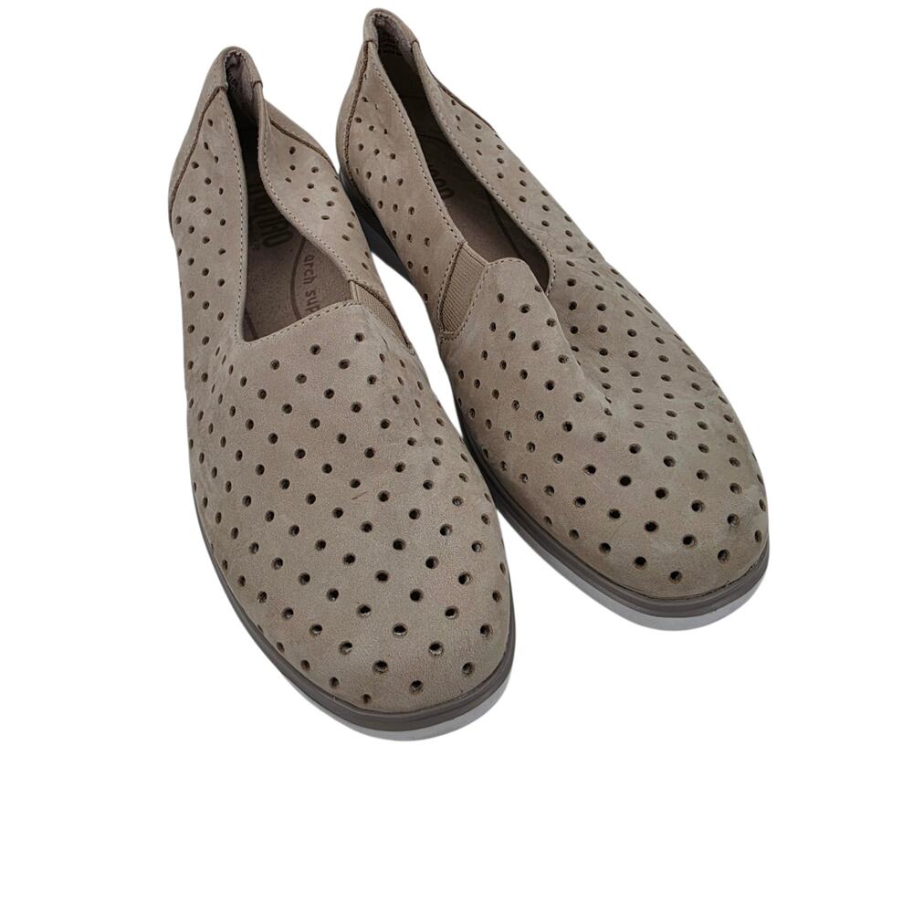 NWOT Munro Tan Beige Ridley Perforated Suede Slip On Comfort Sneakers Size 6.5
